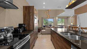 7471BrooklynDrive(7)