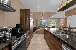 Private kitchen - 3 Bedrooms / 3.5 Bathrooms / Magic Village (7471B) (Kissimmee)