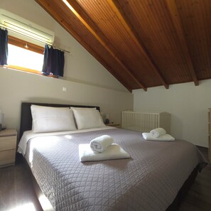 3 habitaciones, escritorio, tabla de planchar con plancha y wifi gratis 