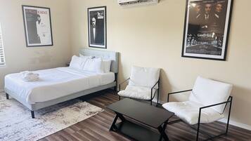 1 bedroom, desk, iron/ironing board, free WiFi