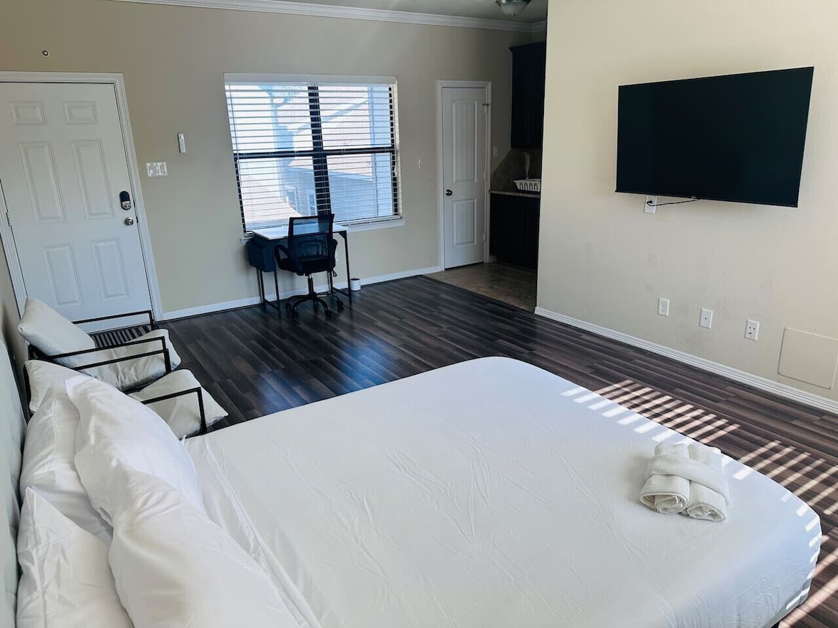 Photo 3 of Private apartment, great location and amenities!
