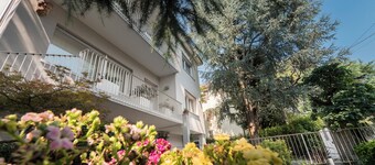 VILLA DUE GIARDINI Appartamento tre camere da letto ciascuna con bagno privato