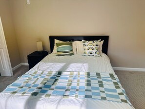 1 dormitorio, escritorio, tabla de planchar con plancha y wifi gratis