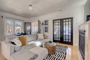 テレビ、書斎 / ワークスペース