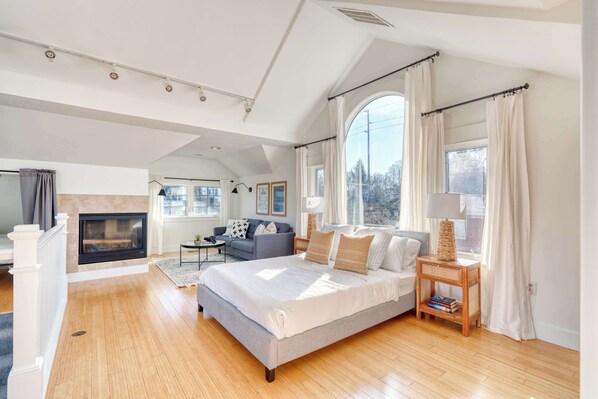 2 slaapkamers, een strijkplank/strijkijzer, reisbedje, wifi