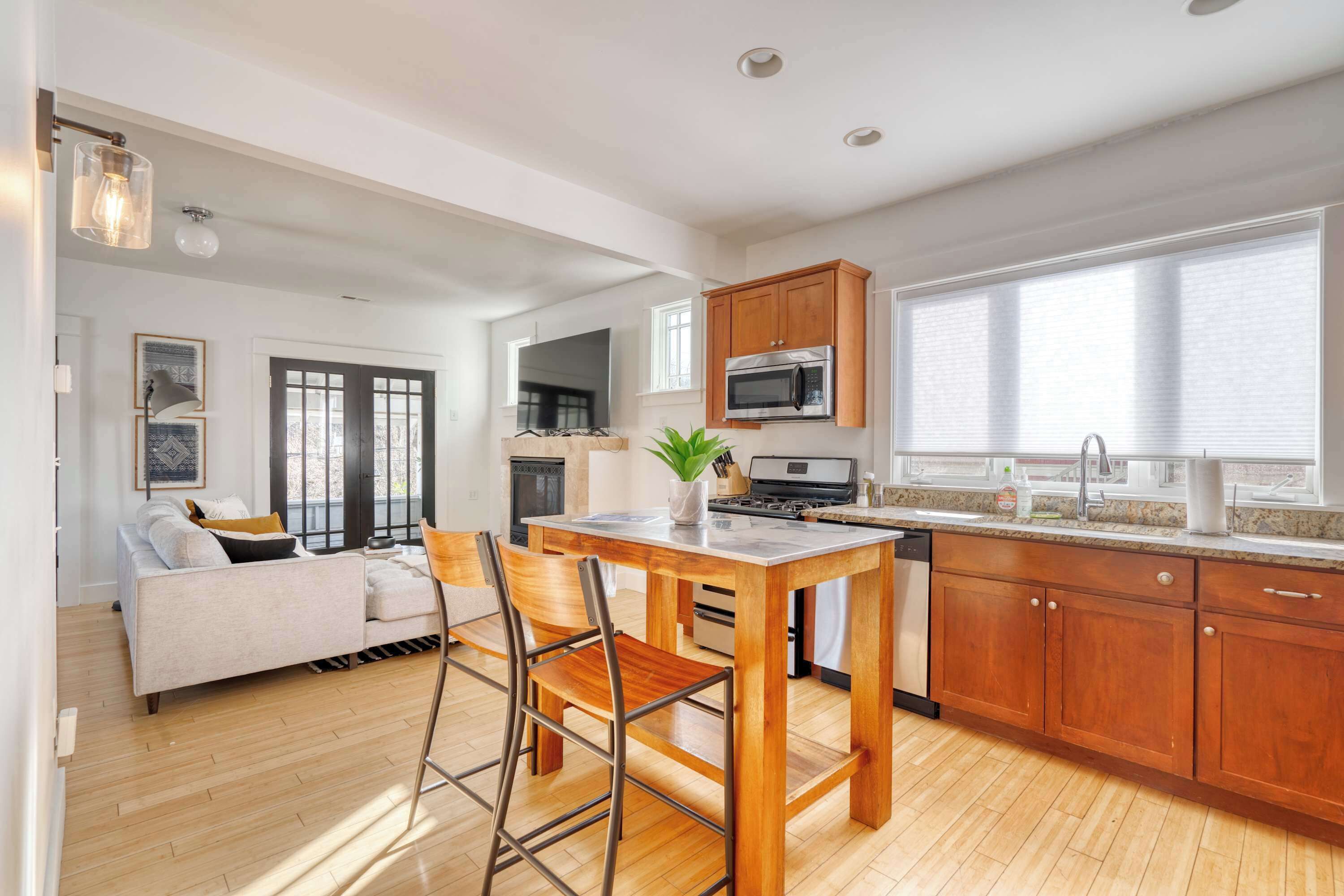 冰箱、微波炉、烤箱、炉灶