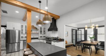 NW 23rd Luxury | Walk to Shops, Cafés & More