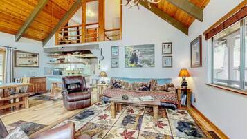 Smart TV, fireplace, DVD player, ping pong