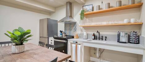 冰箱、烤箱、洗碗机、茶具/咖啡用具