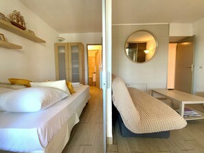 1 habitación y ropa de cama 
