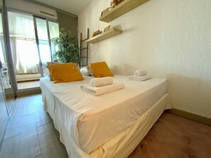 1 habitación y ropa de cama 