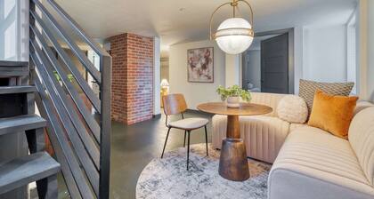 Walkable NW 23rd Retreat – Style & Comfort