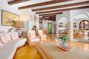 Villa, 5 chambres, fumeur, piscine privée | Salle de séjour