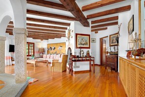 Villa, 5 chambres, fumeur, piscine privée | Salle de séjour