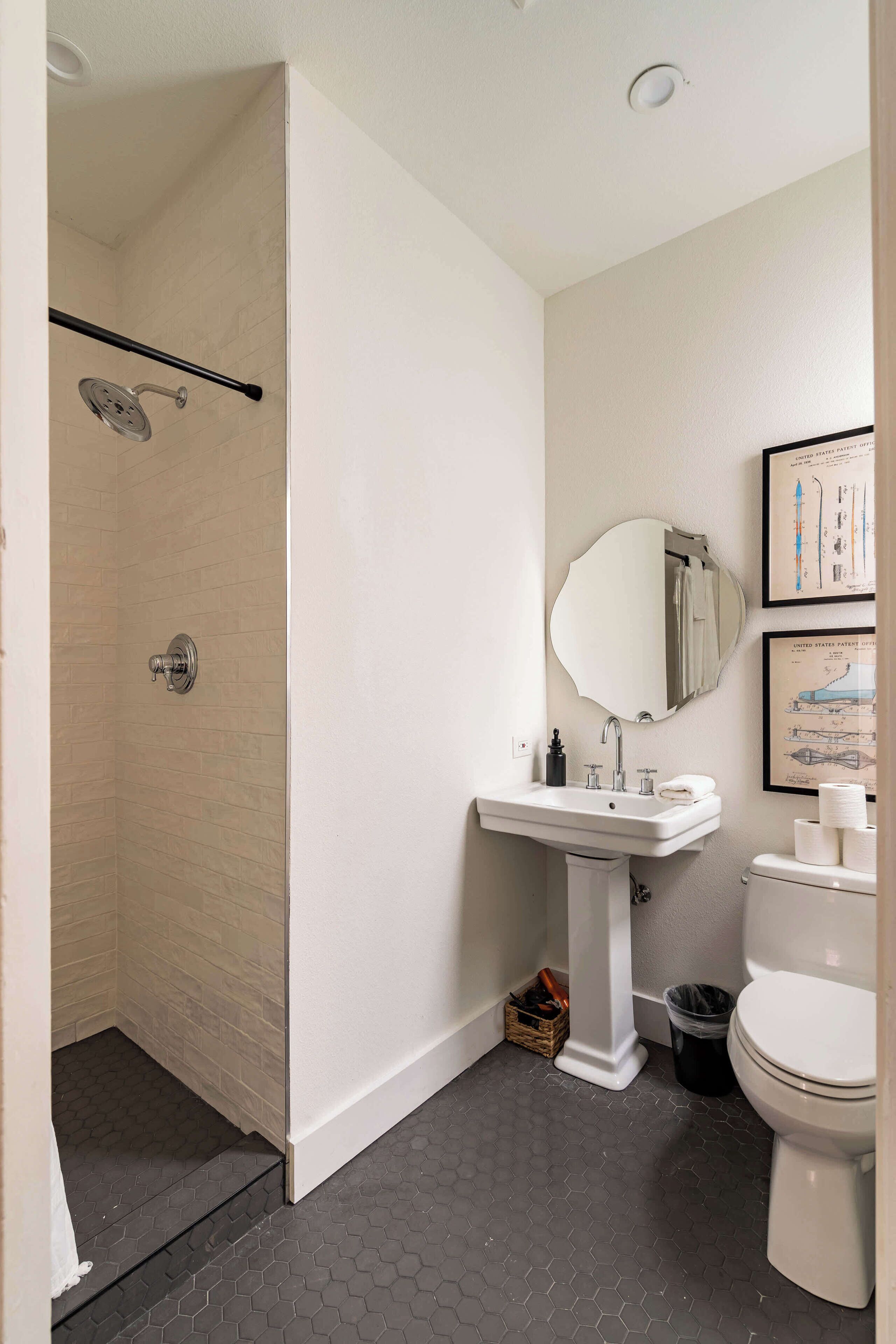 Shower, hair dryer, towels, shampoo