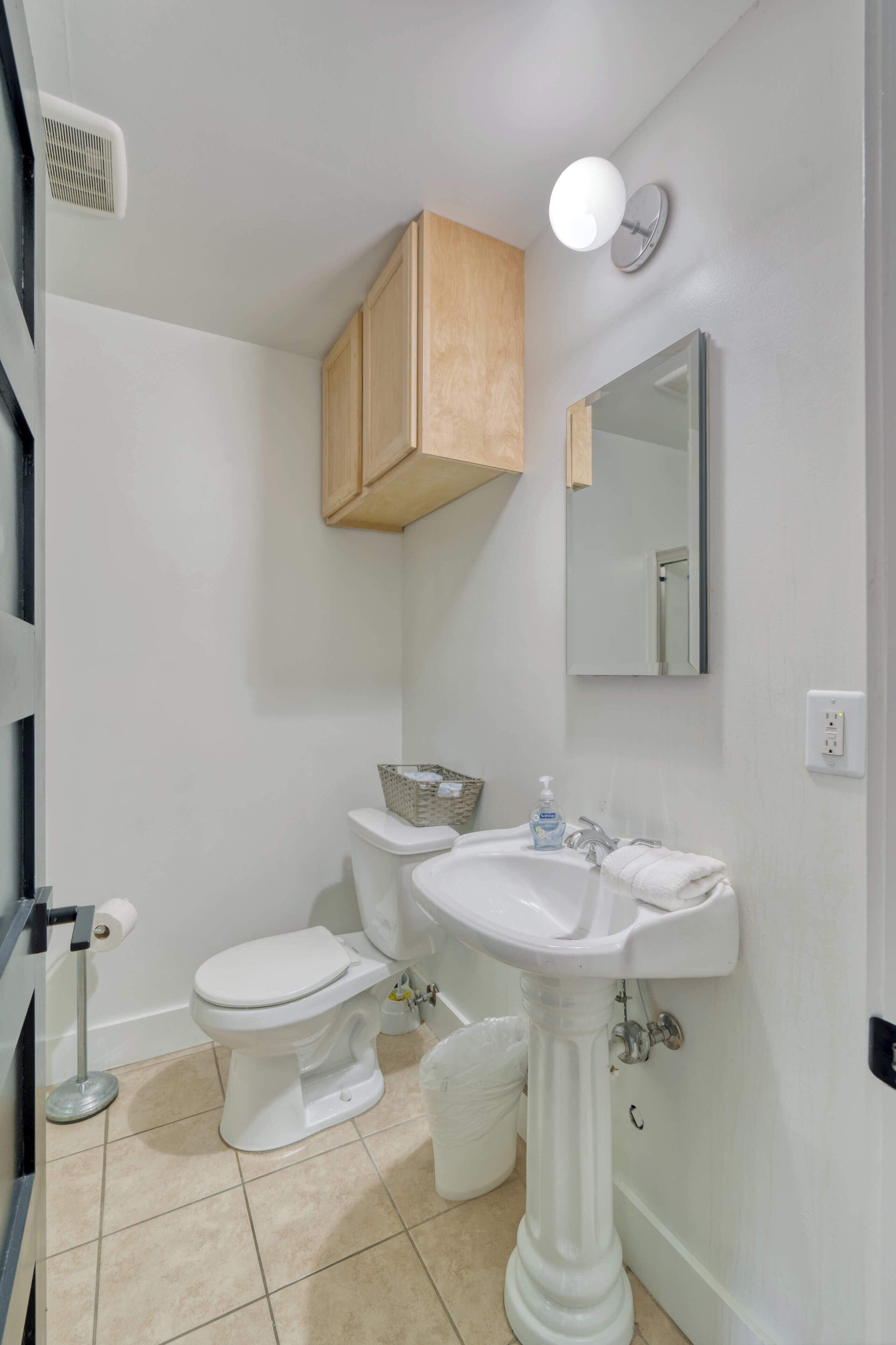 Shower, hair dryer, towels, shampoo