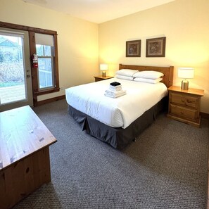 5 bedrooms, desk, free WiFi, bed sheets