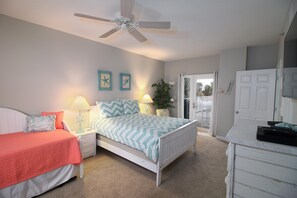 3 slaapkamers, een strijkplank/strijkijzer, wifi, beddengoed