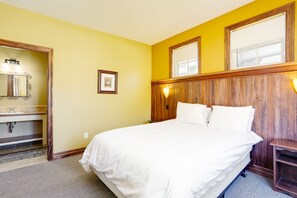 5 bedrooms, free WiFi, bed sheets