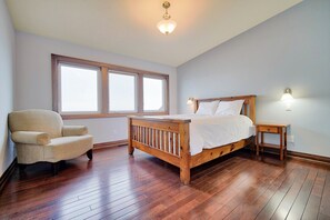 4 bedrooms, free WiFi, bed sheets