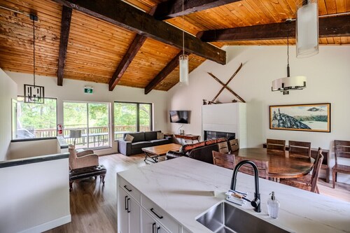 The 44L at Blue View Chalets