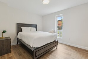 4 bedrooms, free WiFi, bed sheets - The 44L at Blue View Chalets (The Blue Mountains)