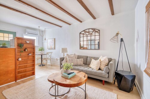 The Garden Cottage - Broadway Retreat - Walkable