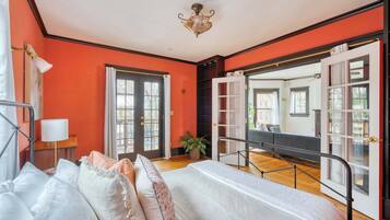 3 bedrooms, iron/ironing board, travel crib, WiFi