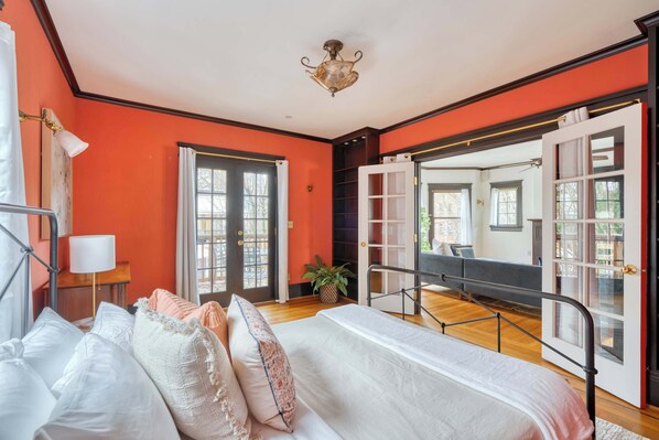 3 bedrooms, iron/ironing board, travel crib, WiFi - Alphabet District Gem • AC • Patio • Fast WiFi (Portland)