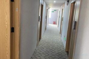صورة غير مصنفة، 4 من 13، زرّ