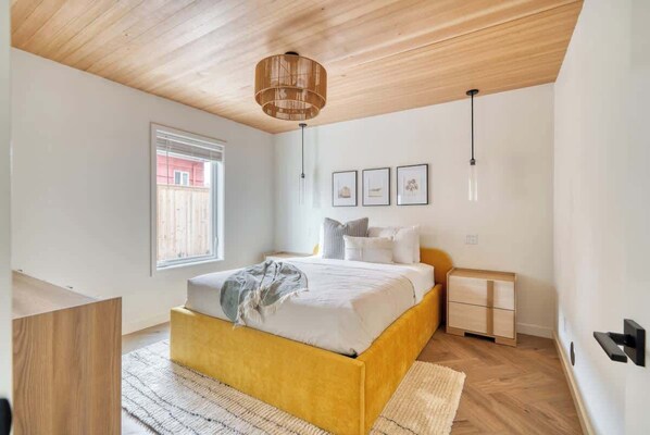 3 bedrooms, iron/ironing board, travel cot, WiFi