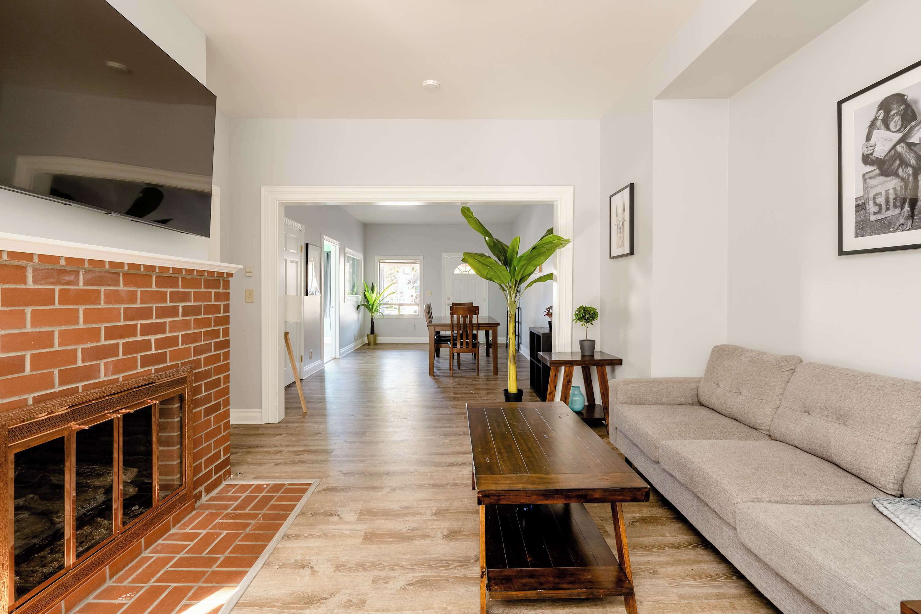 TV, fireplace, offices