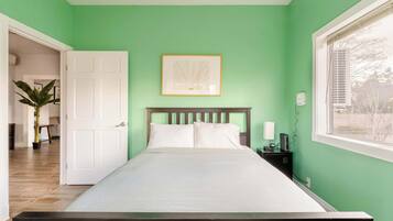 2 bedrooms, iron/ironing board, travel cot, WiFi