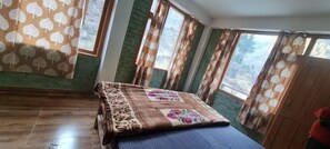 Sanjeevani double room | Blackout curtains, iron/ironing board - The Sigiriya (Manali)