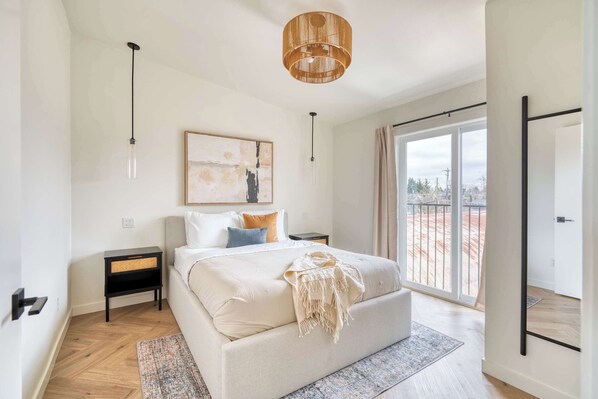 4 bedrooms, iron/ironing board, travel cot, WiFi