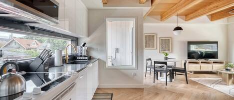 Refrigerador, microondas, parrilla de estufa y lavavajillas