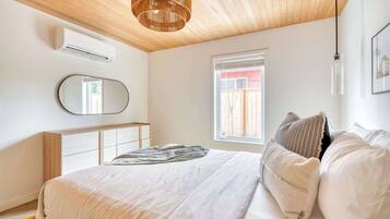 4 habitaciones, tabla de planchar con plancha, cuna de viaje y wifi