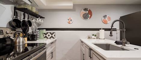Fridge, microwave, oven, stovetop