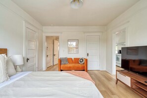 1 bedroom, iron/ironing board, travel cot, WiFi