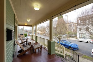 Property grounds - Sun-filled Home in Buckman Neighborhood with 2BRs (Portland)