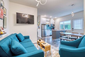 テレビ、書斎 / ワークスペース