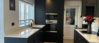 3 Bed-sleeps 5-garden-parking-pets