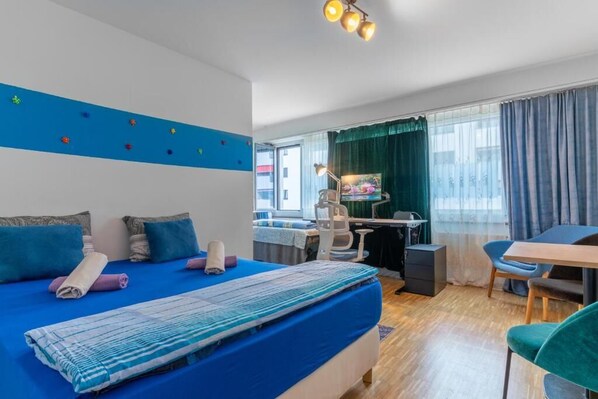 1 slaapkamer, een bureau, een strijkplank/strijkijzer, gratis wifi