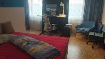 1 bedroom, desk, iron/ironing board, free WiFi