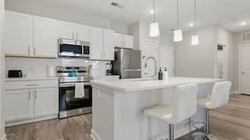 Fridge, microwave, oven, dishwasher