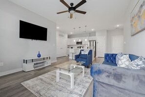 TV - Whitestown Getaway | King Bed (Whitestown)