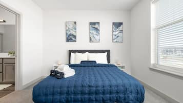 2 bedrooms, desk, iron/ironing board, WiFi