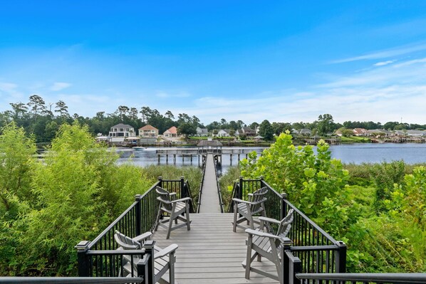 Property grounds - 2 bed, 2 bath, full kitchen, indoor and outdoor pool, hot tub, central location! (Myrtle Beach)