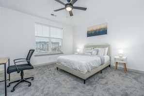 1 bedroom, desk, iron/ironing board, WiFi - Refined Comforts: Luxe Stay in Whitestown Indiana (Perry Township)