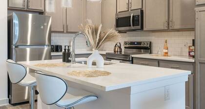 Refined Comforts: Luxe Stay in Whitestown Indiana